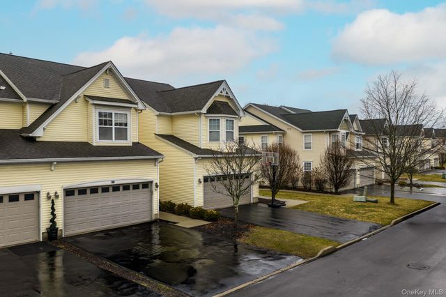 59 Woodside Knolls Drive, Middletown, NY 10940