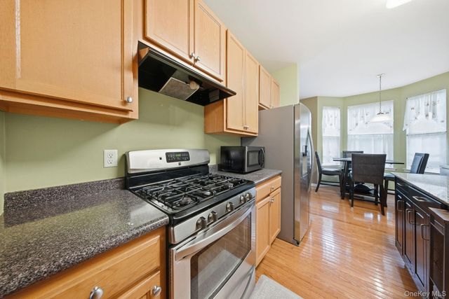 59 Woodside Knolls Drive, Middletown, NY 10940