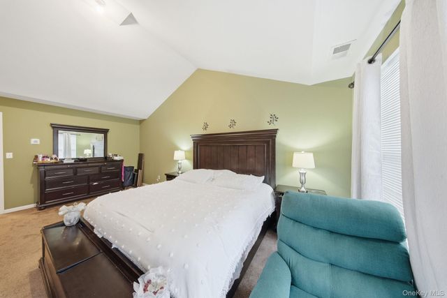 59 Woodside Knolls Drive, Middletown, NY 10940