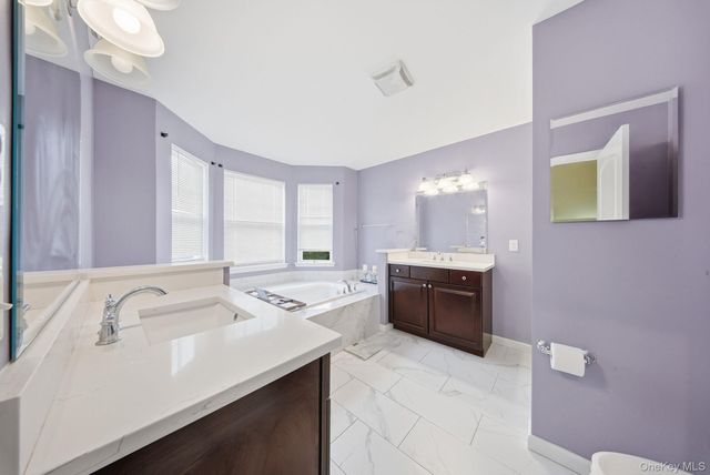 59 Woodside Knolls Drive, Middletown, NY 10940