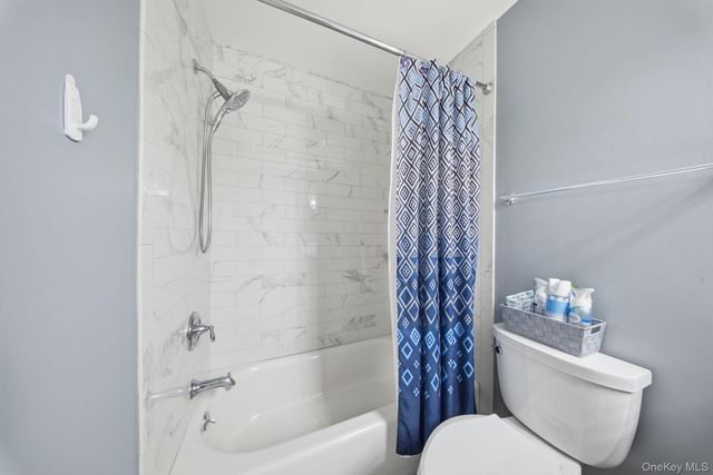 59 Woodside Knolls Drive, Middletown, NY 10940