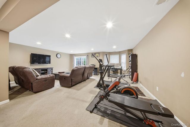 59 Woodside Knolls Drive, Middletown, NY 10940