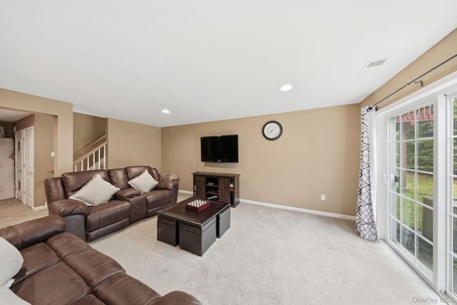 59 Woodside Knolls Drive, Middletown, NY 10940