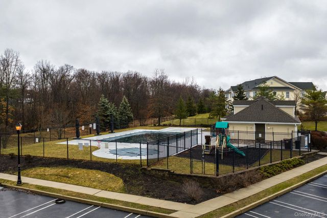 59 Woodside Knolls Drive, Middletown, NY 10940