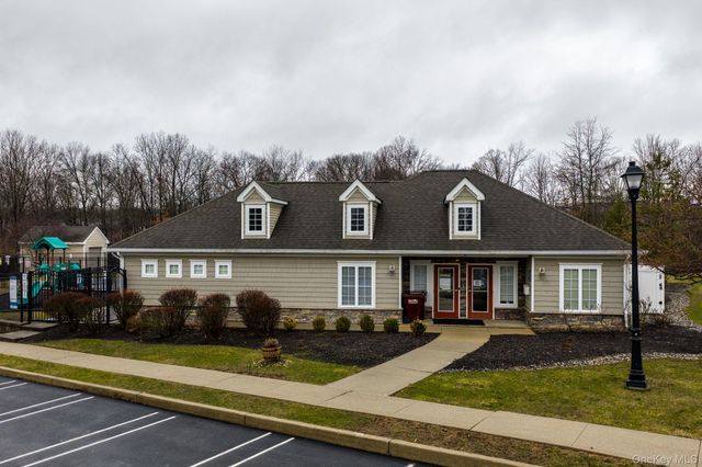 59 Woodside Knolls Drive, Middletown, NY 10940