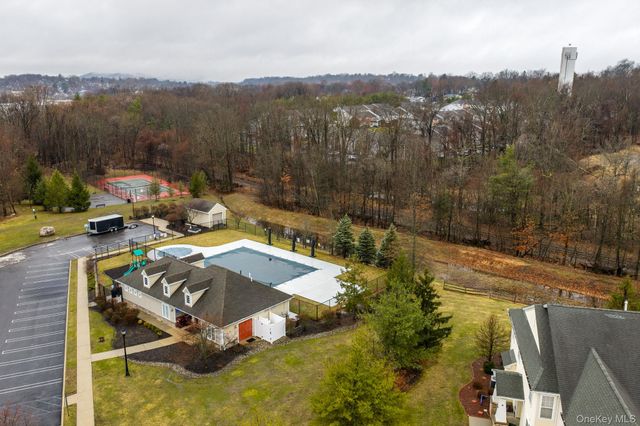 59 Woodside Knolls Drive, Middletown, NY 10940