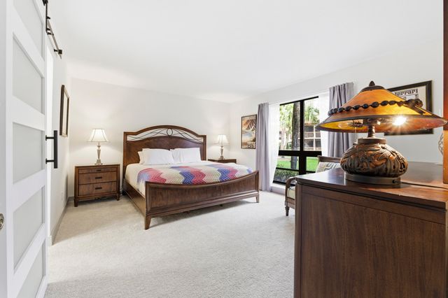 137 Brackenwood Road, Palm Beach Gardens, FL 33418