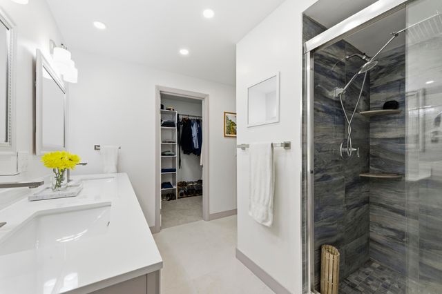 137 Brackenwood Road, Palm Beach Gardens, FL 33418