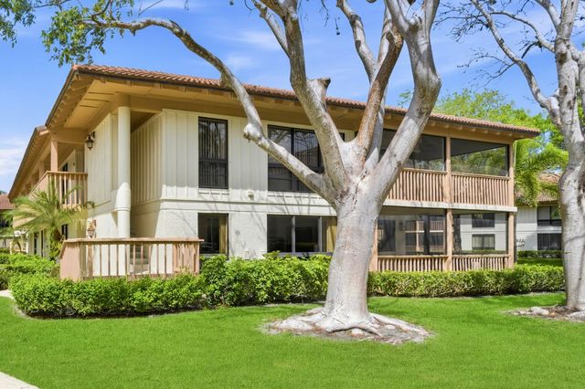 137 Brackenwood Road, Palm Beach Gardens, FL 33418