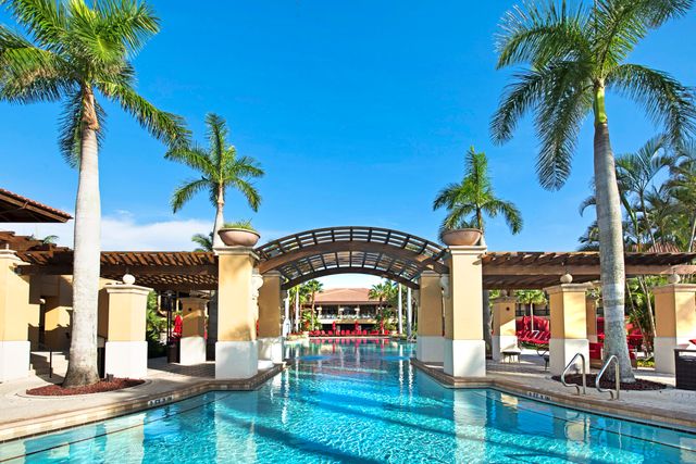 137 Brackenwood Road, Palm Beach Gardens, FL 33418