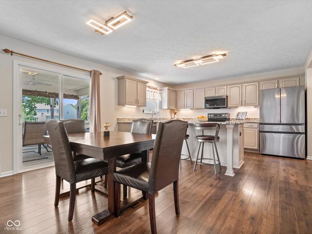 19215 Searay Drive, Noblesville, IN 46060