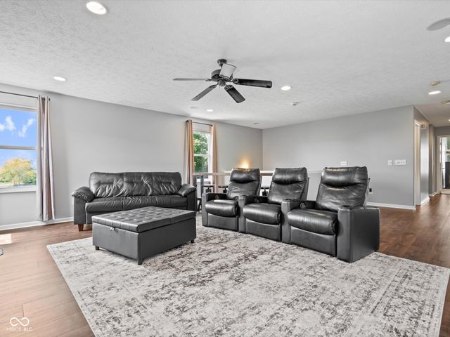 19215 Searay Drive, Noblesville, IN 46060