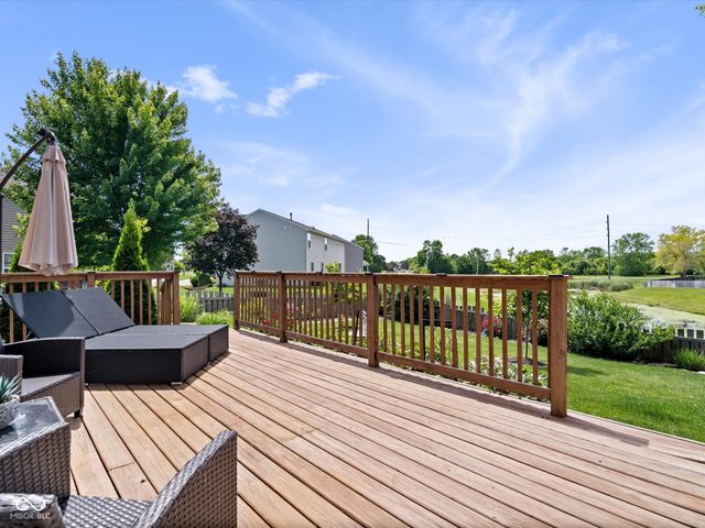 19215 Searay Drive, Noblesville, IN 46060