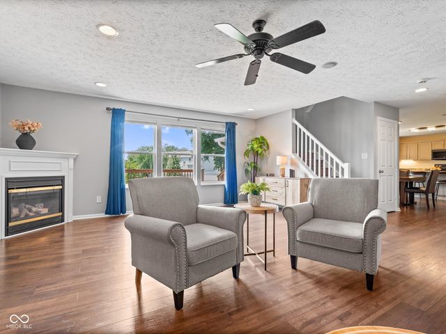19215 Searay Drive, Noblesville, IN 46060