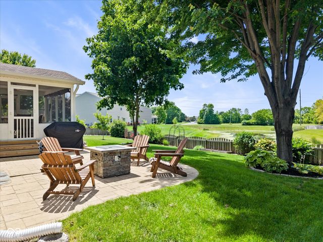 19215 Searay Drive, Noblesville, IN 46060