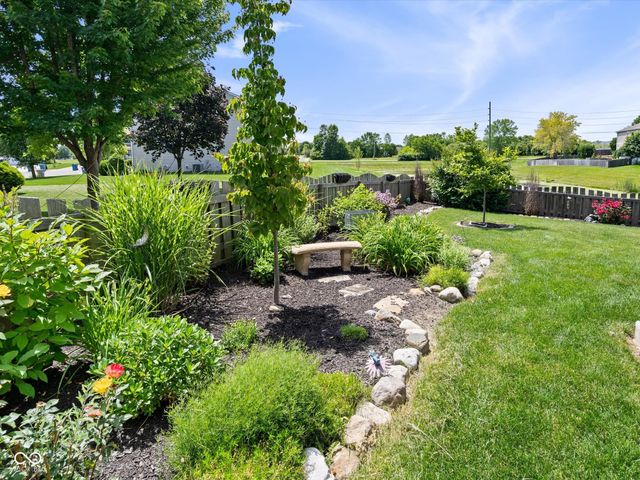 19215 Searay Drive, Noblesville, IN 46060