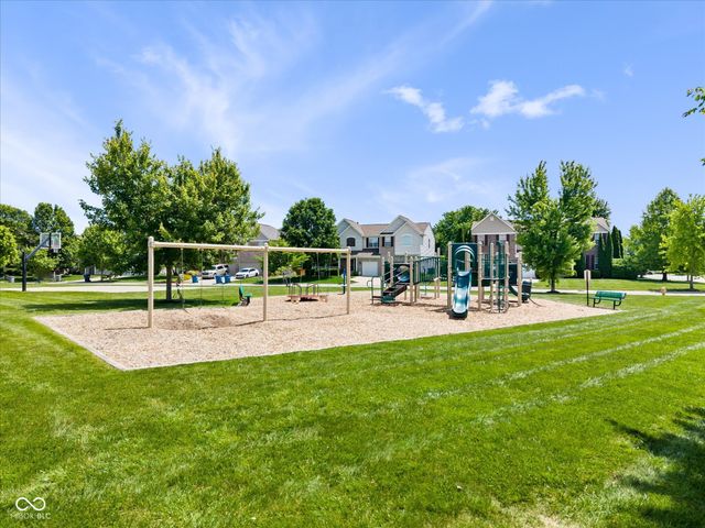 19215 Searay Drive, Noblesville, IN 46060