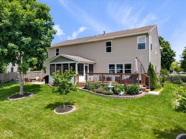 19215 Searay Drive, Noblesville, IN 46060