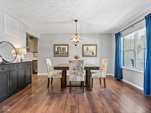 19215 Searay Drive, Noblesville, IN 46060