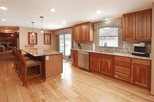 104 Holly Circle, Dewitt, NY 13066