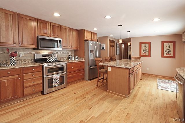 104 Holly Circle, Dewitt, NY 13066