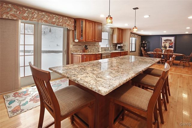 104 Holly Circle, Dewitt, NY 13066