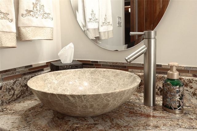 104 Holly Circle, Dewitt, NY 13066