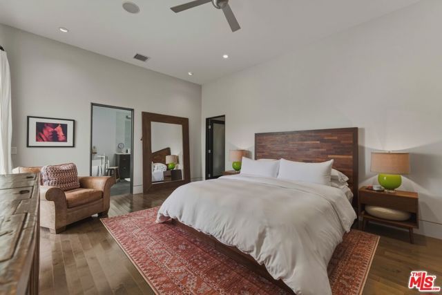 12706 Stanwood Drive, Los Angeles, CA 90066