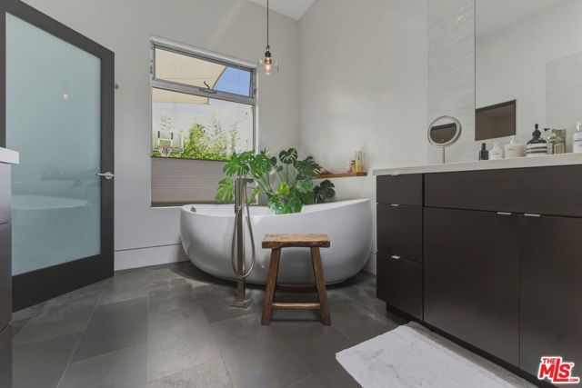 12706 Stanwood Drive, Los Angeles, CA 90066