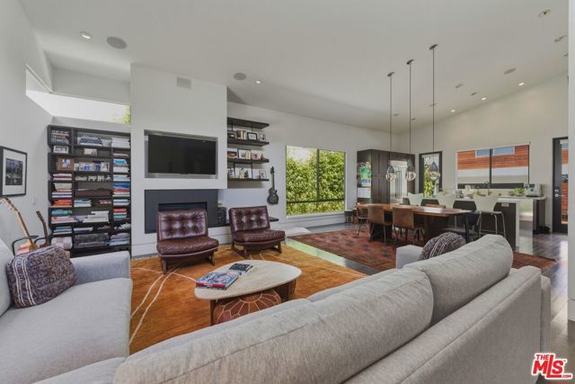 12706 Stanwood Drive, Los Angeles, CA 90066