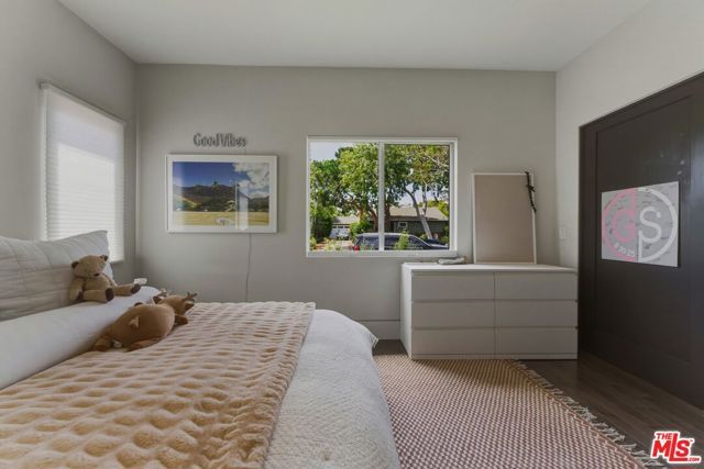 12706 Stanwood Drive, Los Angeles, CA 90066
