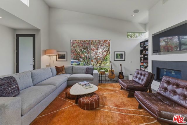 12706 Stanwood Drive, Los Angeles, CA 90066
