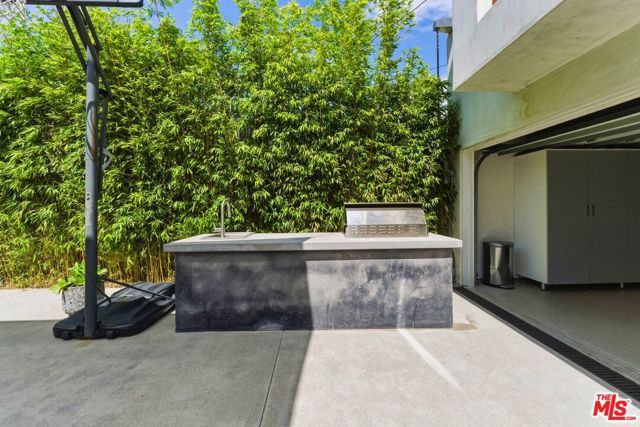 12706 Stanwood Drive, Los Angeles, CA 90066