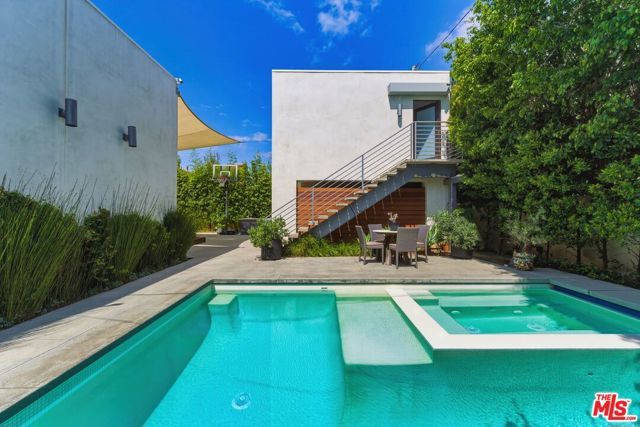 12706 Stanwood Drive, Los Angeles, CA 90066