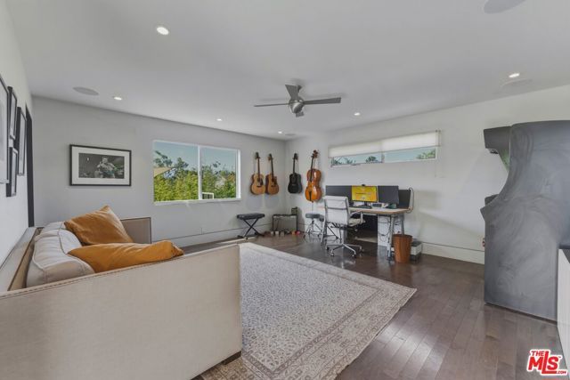 12706 Stanwood Drive, Los Angeles, CA 90066