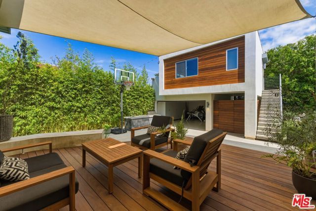 12706 Stanwood Drive, Los Angeles, CA 90066