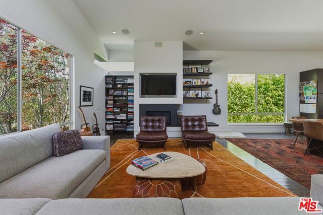 12706 Stanwood Drive, Los Angeles, CA 90066