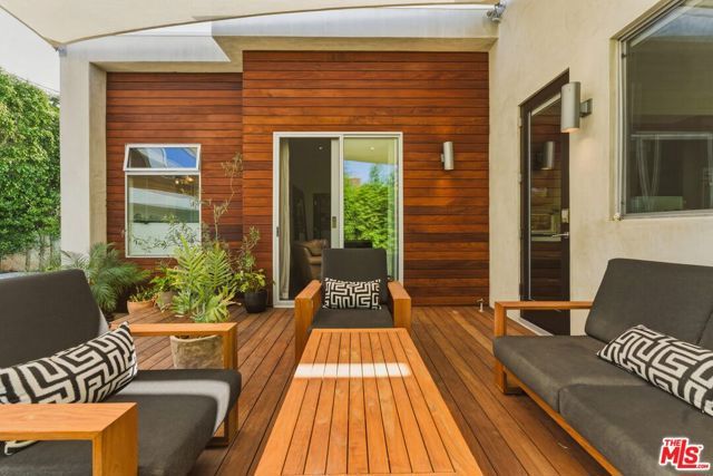 12706 Stanwood Drive, Los Angeles, CA 90066