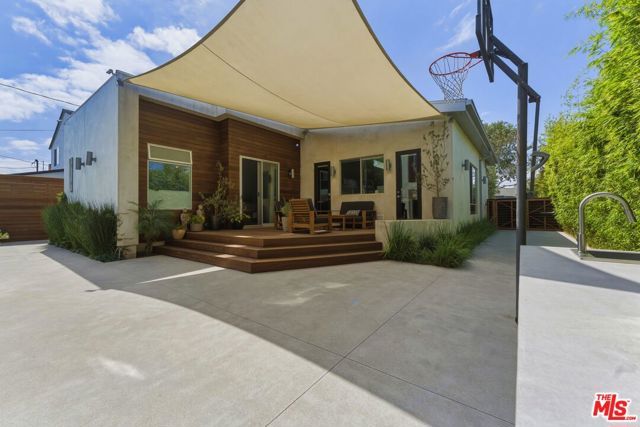 12706 Stanwood Drive, Los Angeles, CA 90066