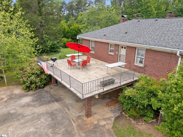 210 N Rockview Drive, Greenville, SC 29609