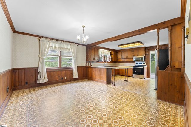 210 N Rockview Drive, Greenville, SC 29609
