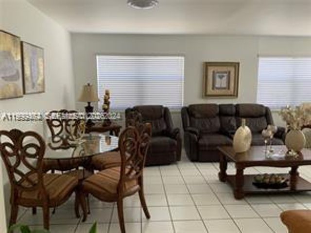 1300 W 53rd Street 19, Hialeah, FL 33012