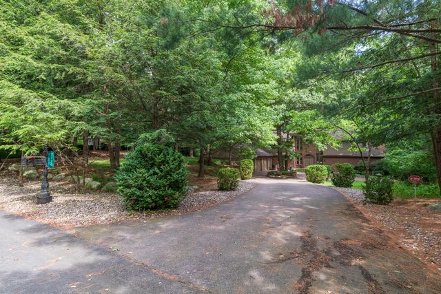 7129 Lakeridge Place, Texas Twp, MI 49009
