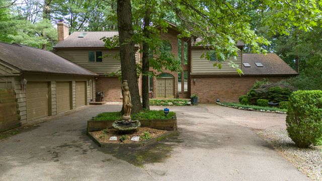 7129 Lakeridge Place, Texas Twp, MI 49009