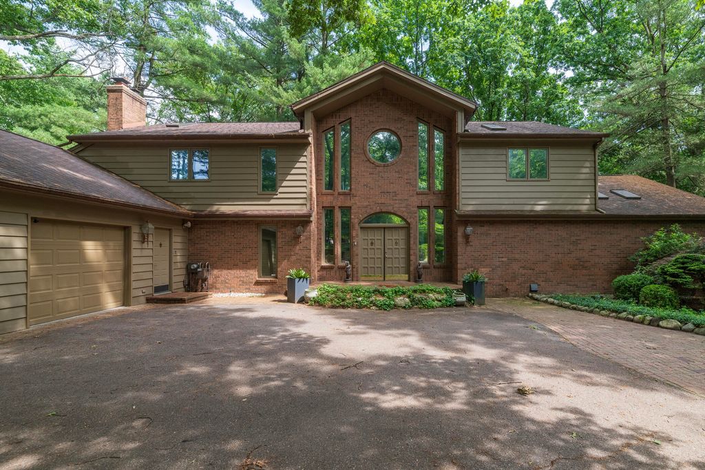 7129 Lakeridge Place, Texas Twp, MI 49009