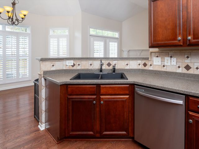 1077 Nealcrest Cir, Spring Hill, TN 37174