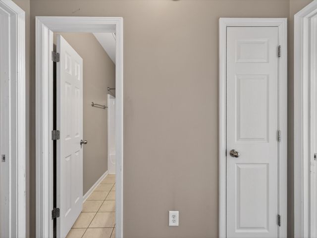 1077 Nealcrest Cir, Spring Hill, TN 37174
