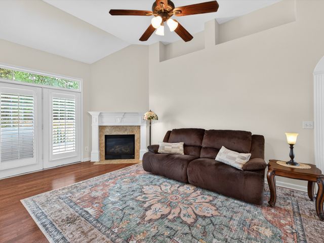 1077 Nealcrest Cir, Spring Hill, TN 37174
