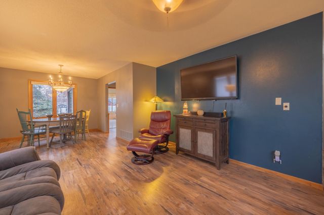 1318 6th Street SW, Willmar, MN 56201