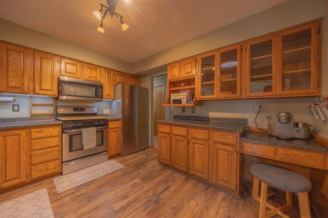 1318 6th Street SW, Willmar, MN 56201